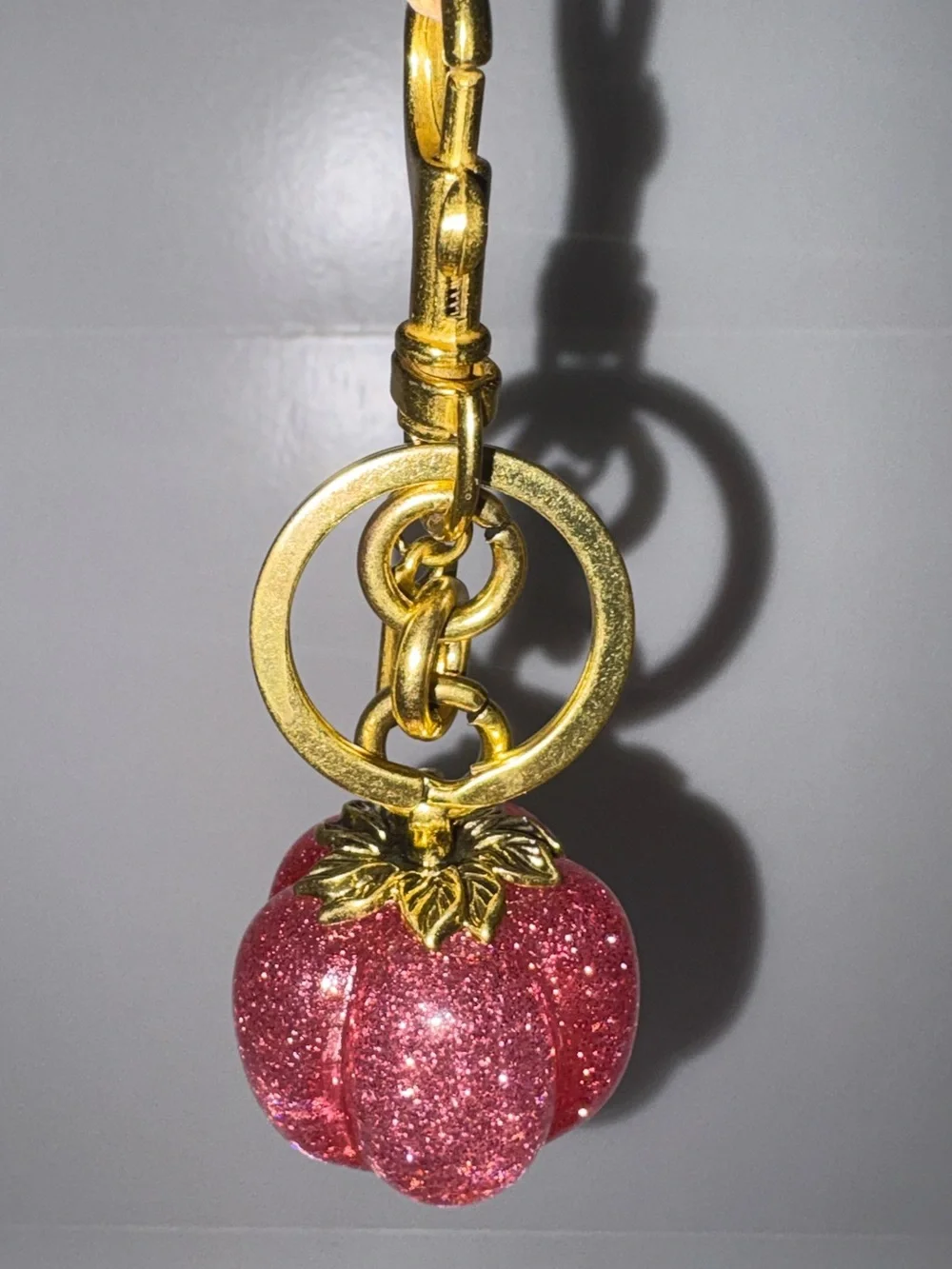 Sparkling “Pinkies Up!” Pumpkin Bag Charm Keychain